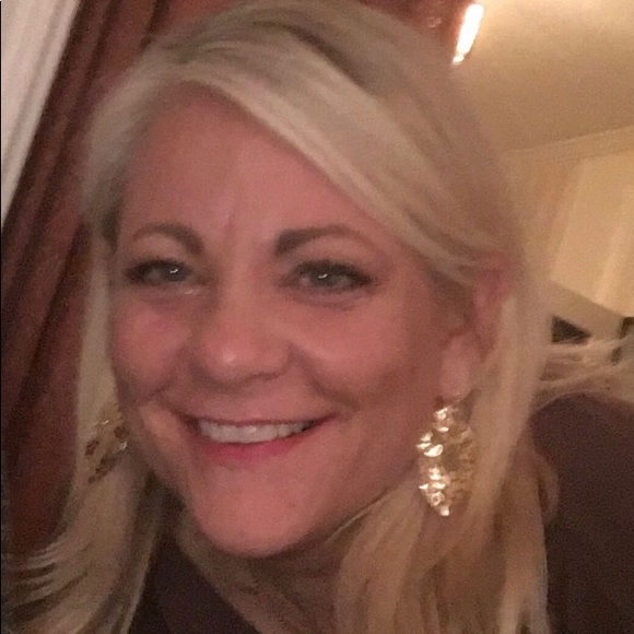 Meet your Posher, Patricia - Picture 2 of 2